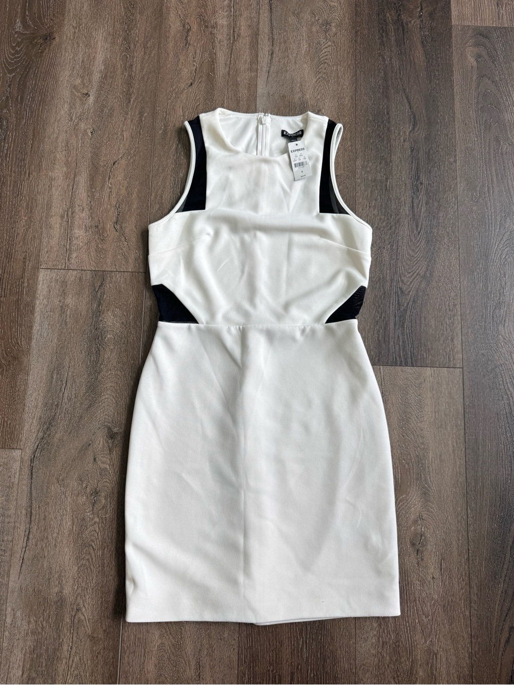 Express White Mini Dress with Black Mesh Panels Women’s Size 6